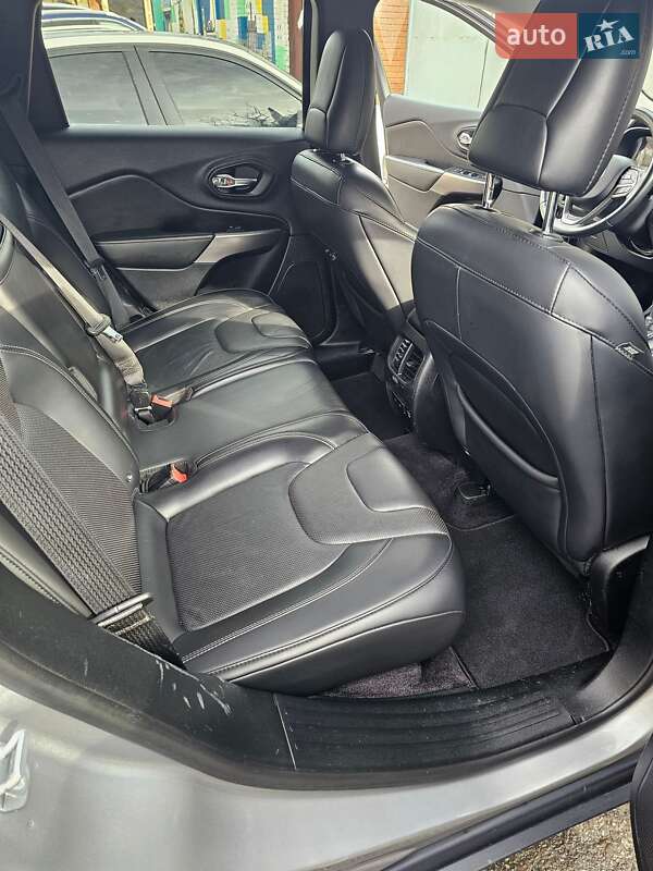 Внедорожник / Кроссовер Jeep Cherokee 2018 в Харькове