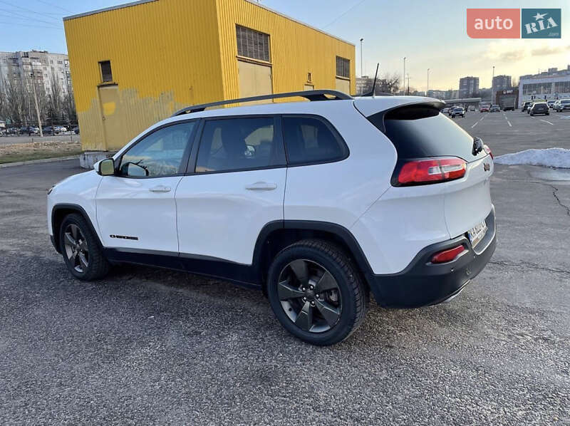 Внедорожник / Кроссовер Jeep Cherokee 2016 в Днепре