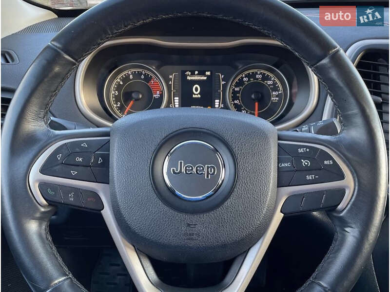 Внедорожник / Кроссовер Jeep Cherokee 2016 в Днепре
