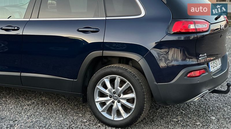 Внедорожник / Кроссовер Jeep Cherokee 2015 в Самборе