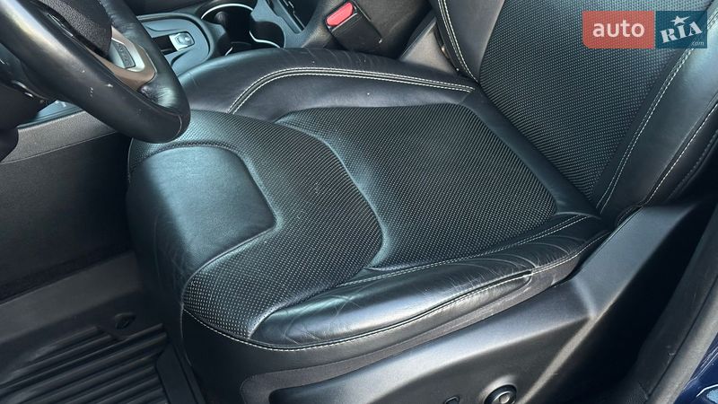 Внедорожник / Кроссовер Jeep Cherokee 2015 в Самборе