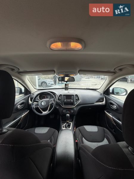 Внедорожник / Кроссовер Jeep Cherokee 2017 в Лубнах