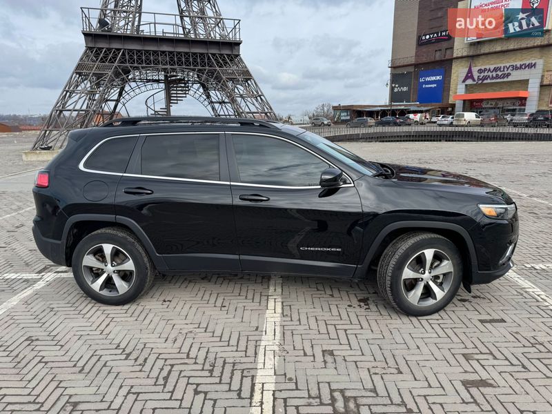 Внедорожник / Кроссовер Jeep Cherokee 2022 в Харькове