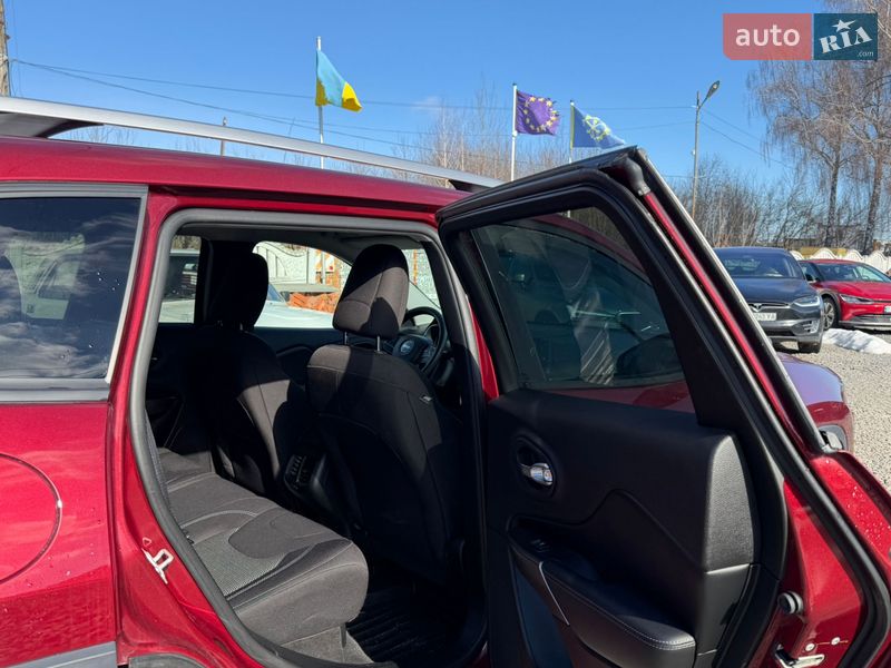 Внедорожник / Кроссовер Jeep Cherokee 2020 в Хмельницком
