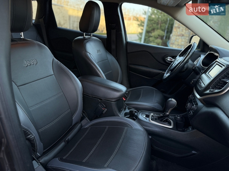 Внедорожник / Кроссовер Jeep Cherokee 2016 в Стрые