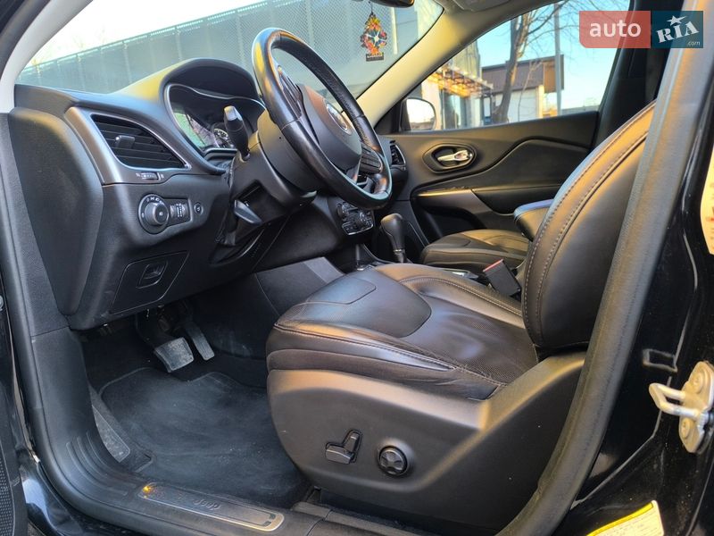 Внедорожник / Кроссовер Jeep Cherokee 2020 в Ровно