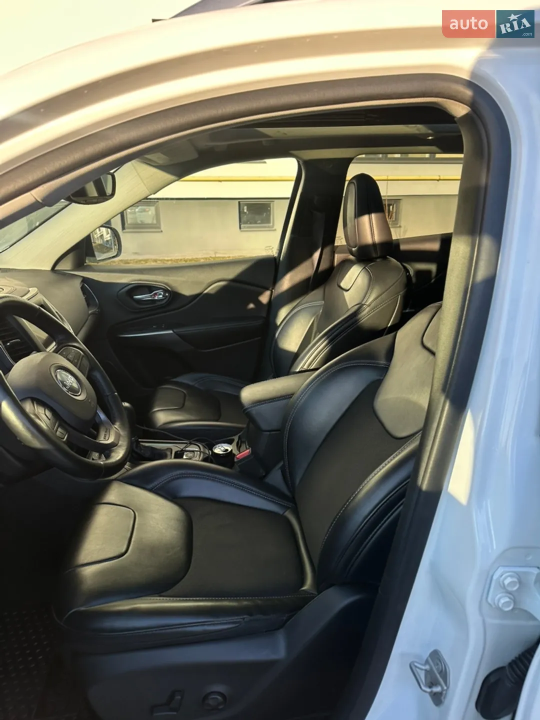 2019 Jeep Cherokee - мініатюра 10