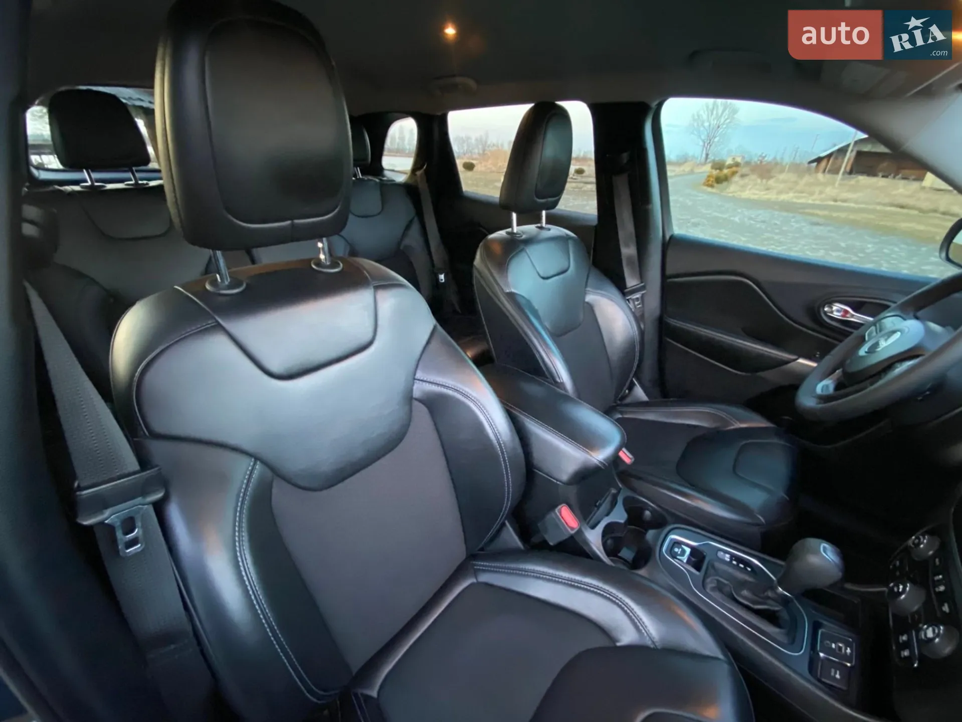 2019 Jeep Cherokee - мініатюра 16