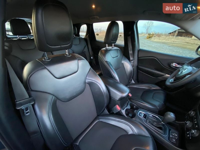 Внедорожник / Кроссовер Jeep Cherokee 2020 в Калуше