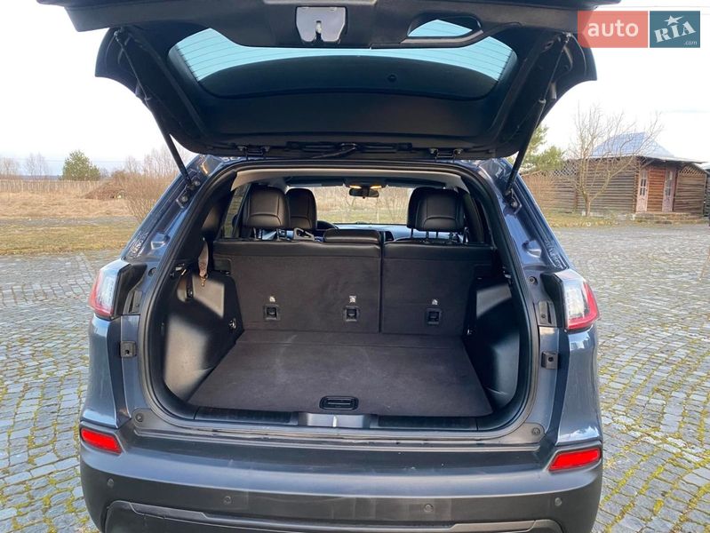 Внедорожник / Кроссовер Jeep Cherokee 2020 в Калуше