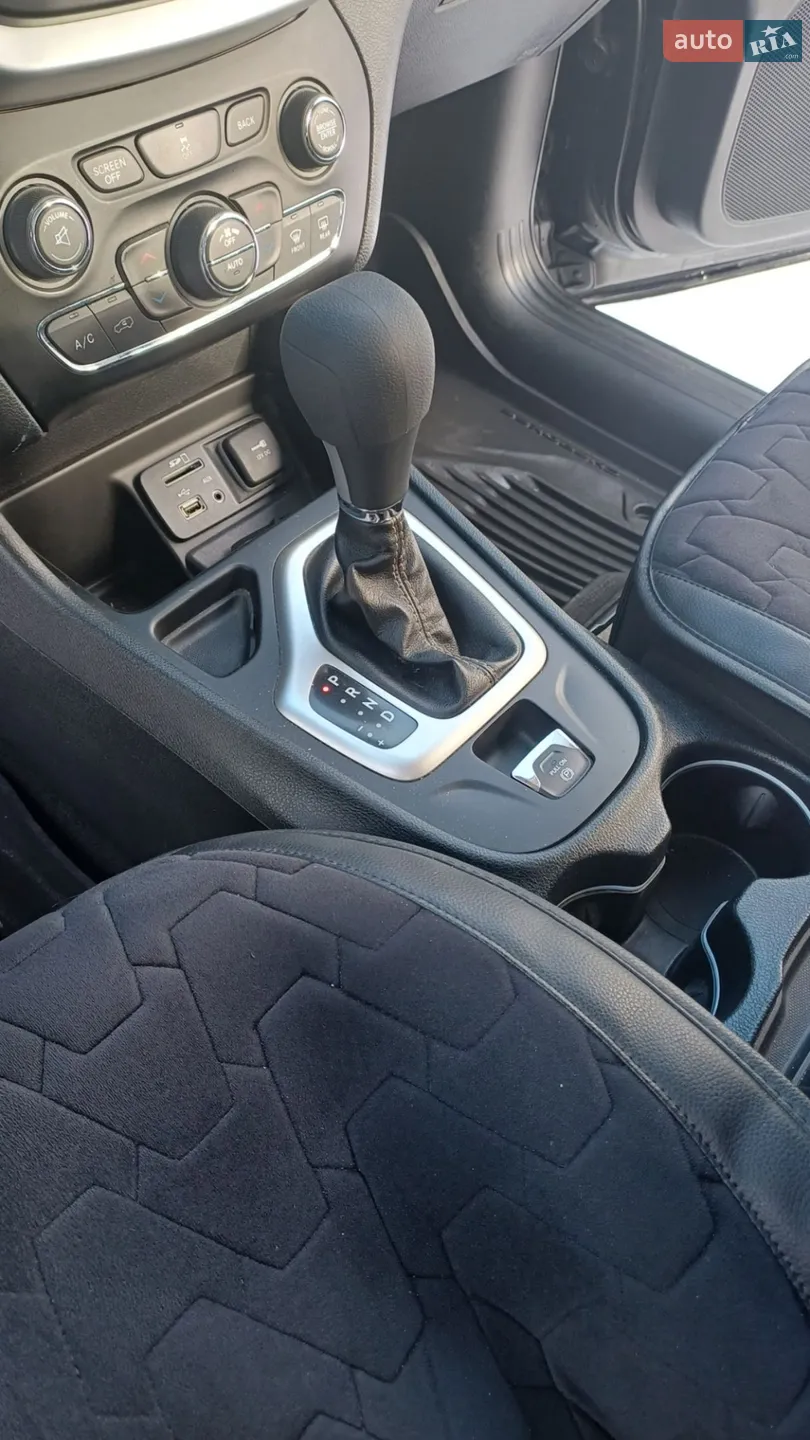 2017 Jeep Cherokee - мініатюра 11