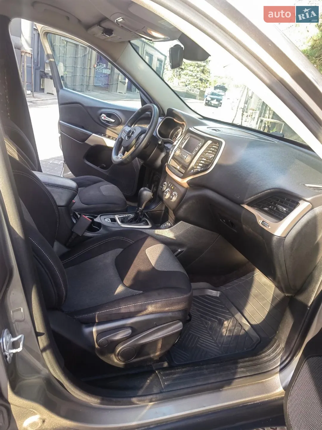 2016 Jeep Cherokee - мініатюра 16