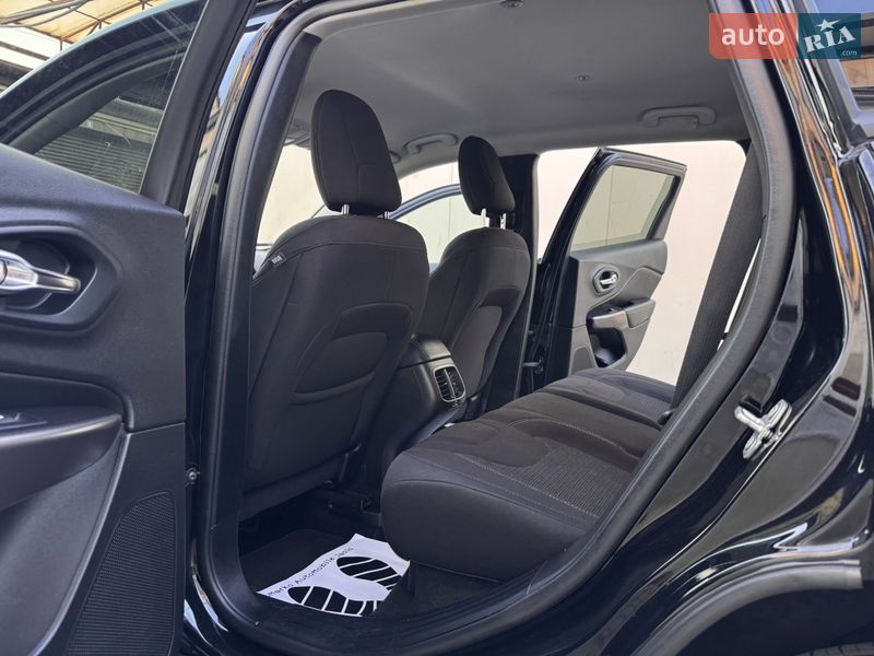 Внедорожник / Кроссовер Jeep Cherokee 2021 в Дрогобыче