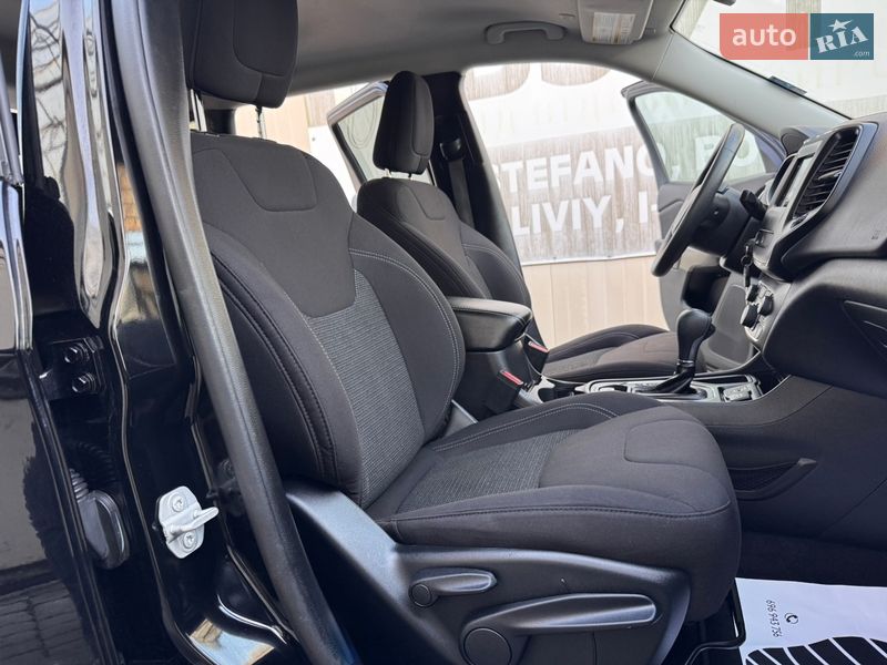 Внедорожник / Кроссовер Jeep Cherokee 2021 в Дрогобыче