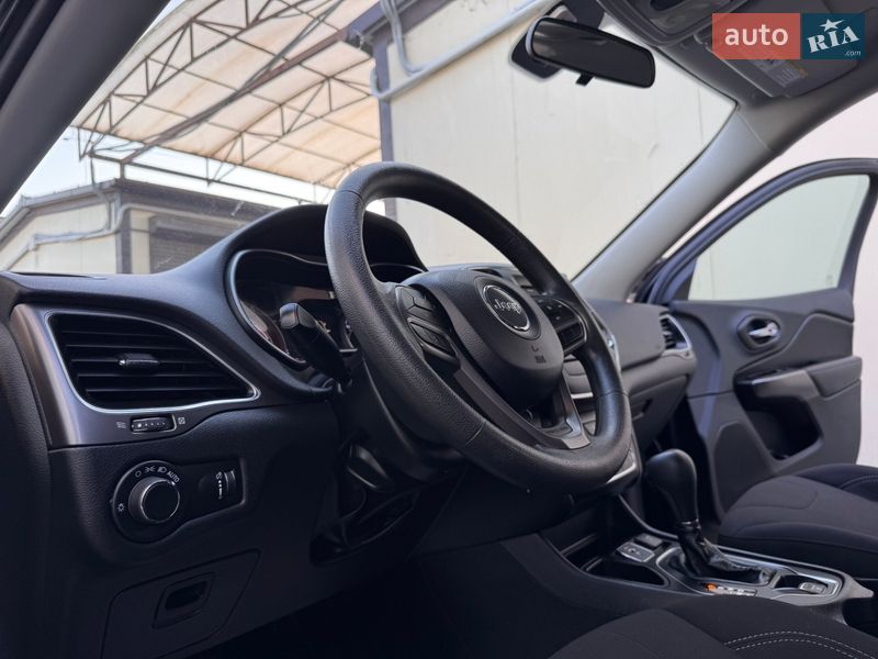 Внедорожник / Кроссовер Jeep Cherokee 2021 в Дрогобыче