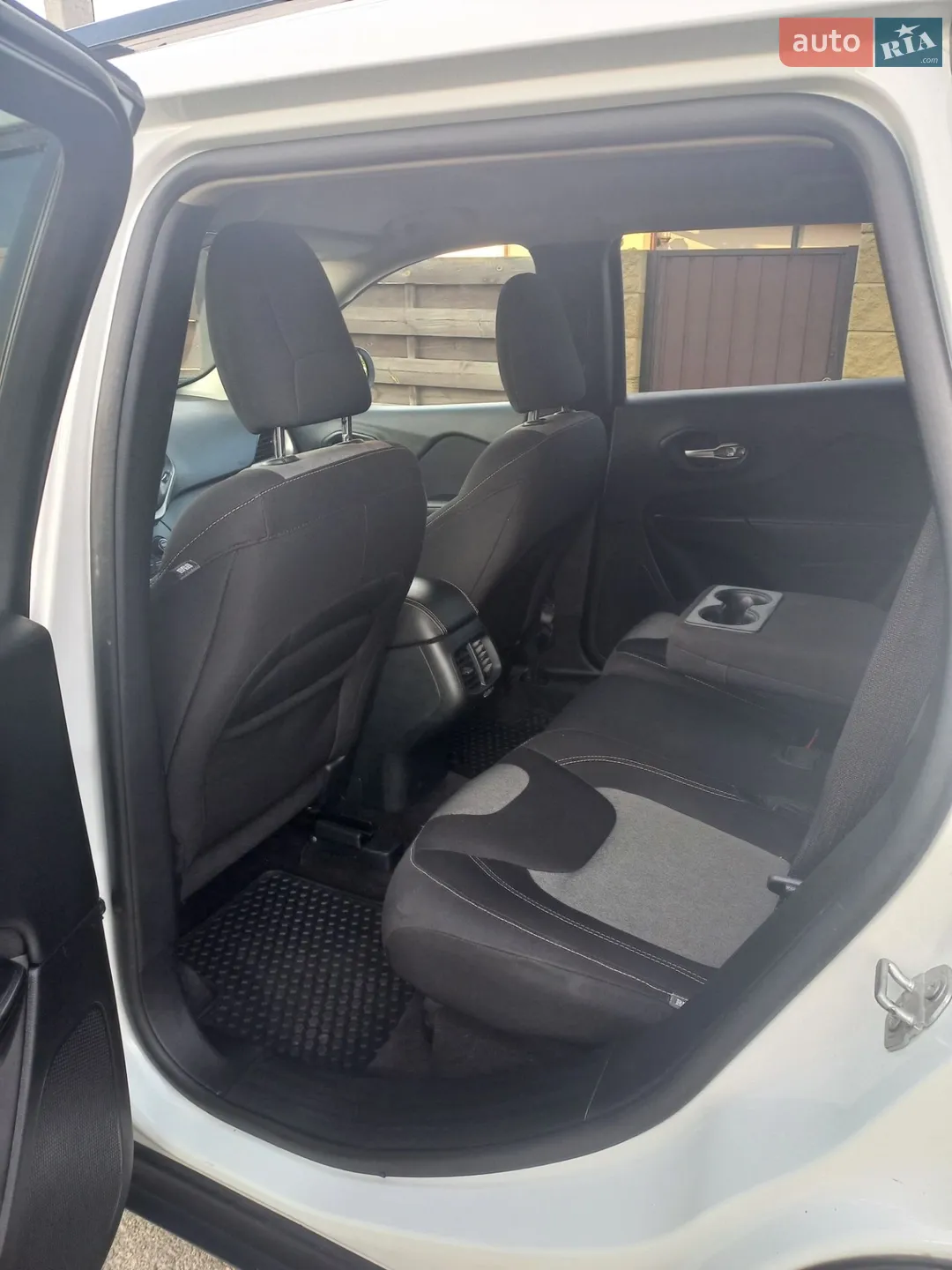2016 Jeep Cherokee - мініатюра 4