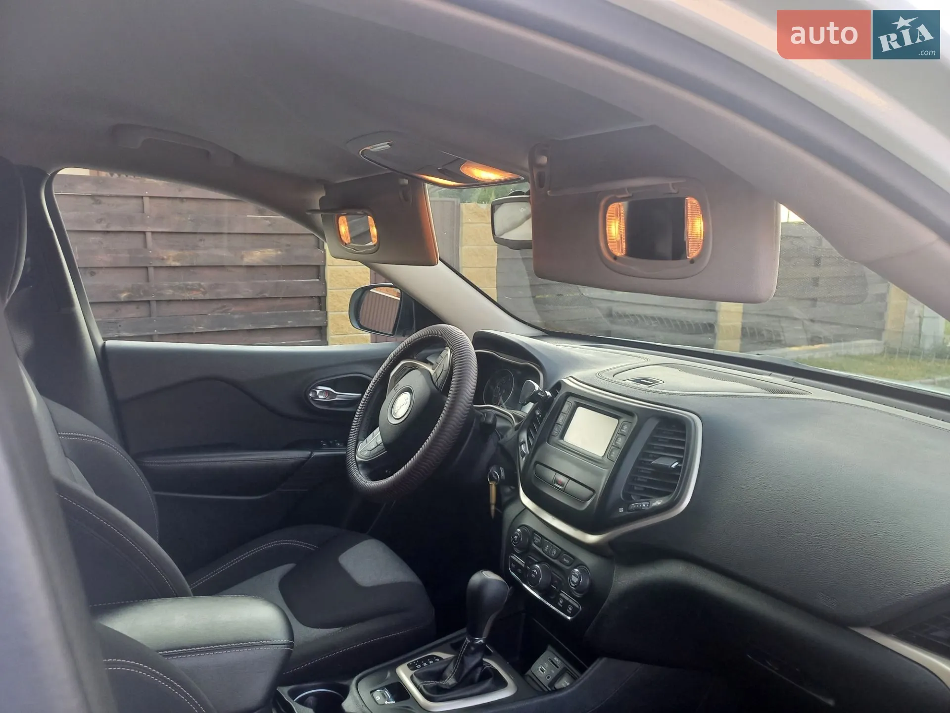 2016 Jeep Cherokee - мініатюра 14