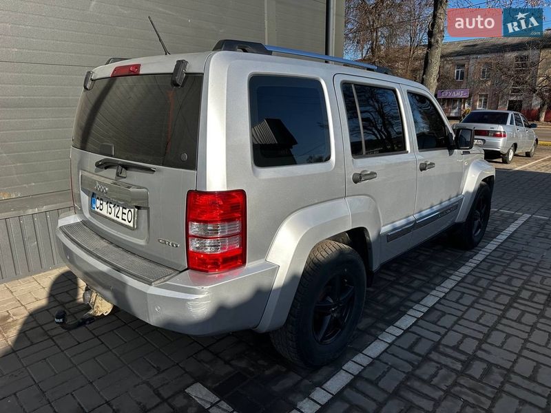 Позашляховик / Кросовер Jeep Cherokee 2008 в Прилуках