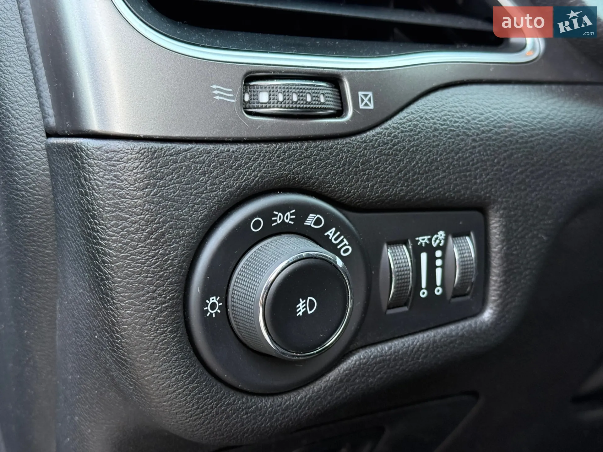2018 Jeep Cherokee - мініатюра 46