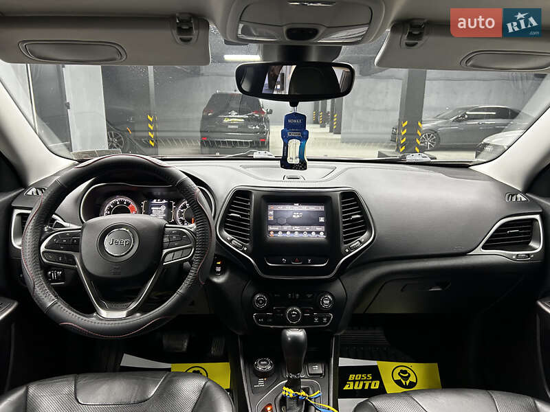 Внедорожник / Кроссовер Jeep Cherokee 2020 в Черновцах