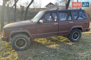 Позашляховик / Кросовер Jeep Cherokee 1989 в Городенці