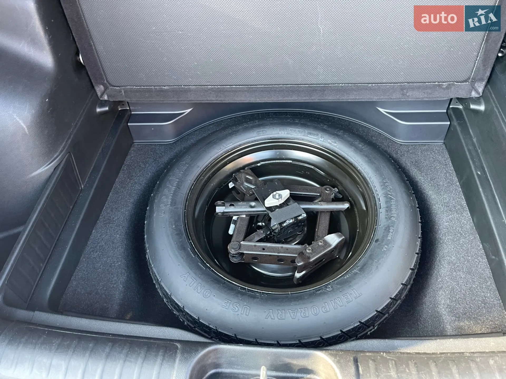 2018 Jeep Cherokee - мініатюра 13