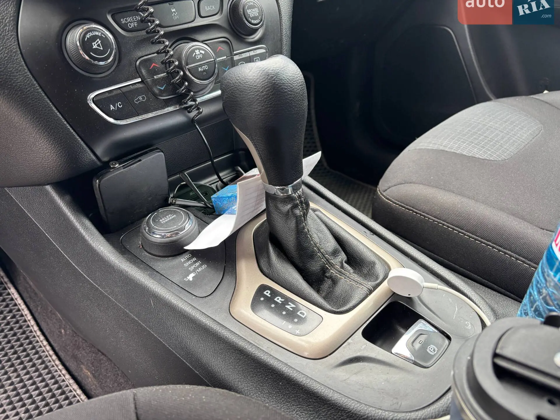 2015 Jeep Cherokee - мініатюра 13