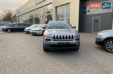 Внедорожник / Кроссовер Jeep Cherokee 2015 в Ровно