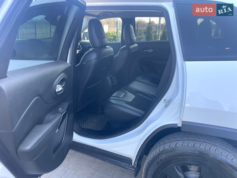 Внедорожник / Кроссовер Jeep Cherokee 2020 в Буске