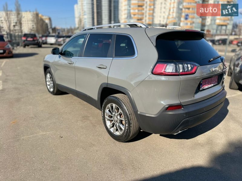 Внедорожник / Кроссовер Jeep Cherokee 2021 в Киеве