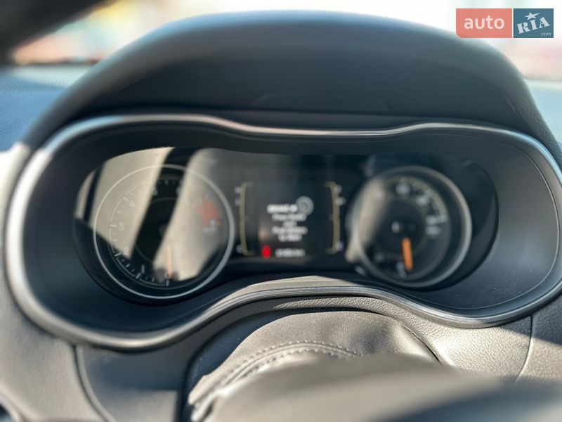 Внедорожник / Кроссовер Jeep Cherokee 2021 в Киеве