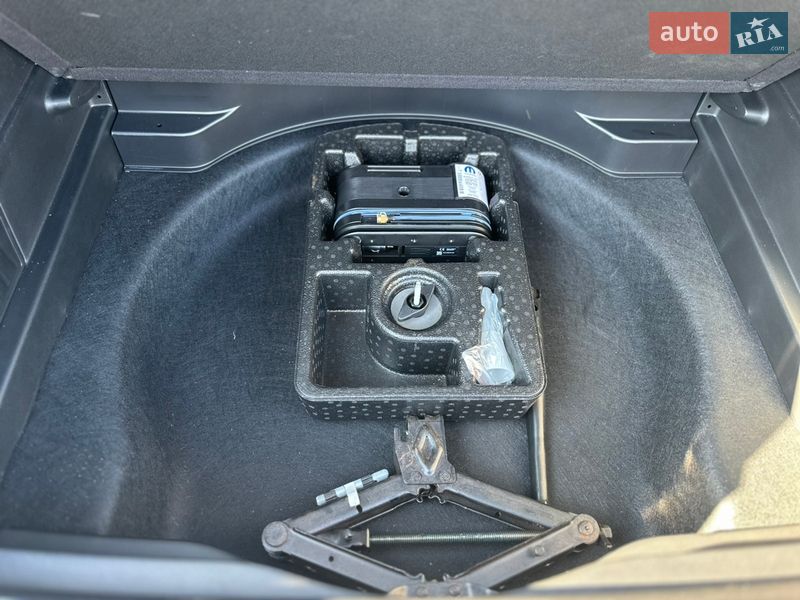 Внедорожник / Кроссовер Jeep Cherokee 2021 в Киеве