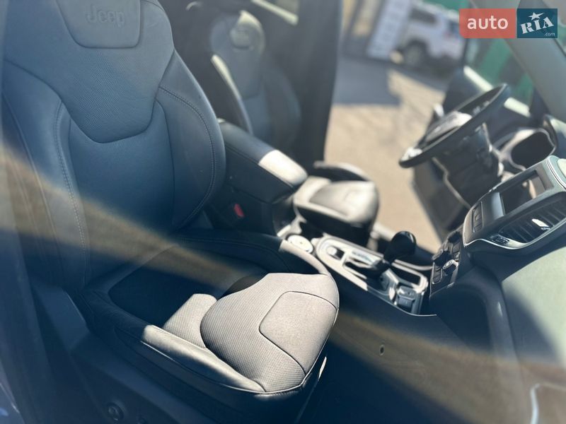 Внедорожник / Кроссовер Jeep Cherokee 2021 в Киеве