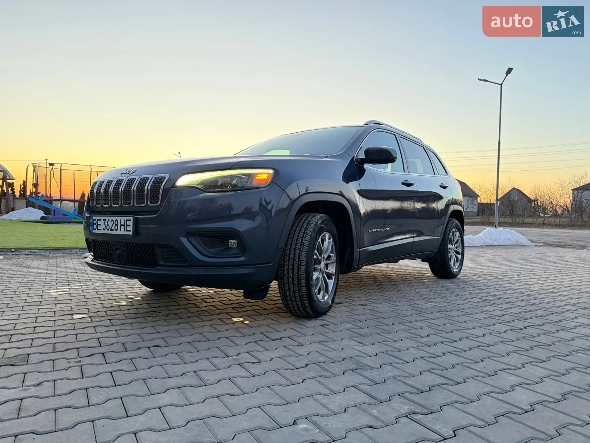 2020 Jeep Cherokee - мініатюра 4