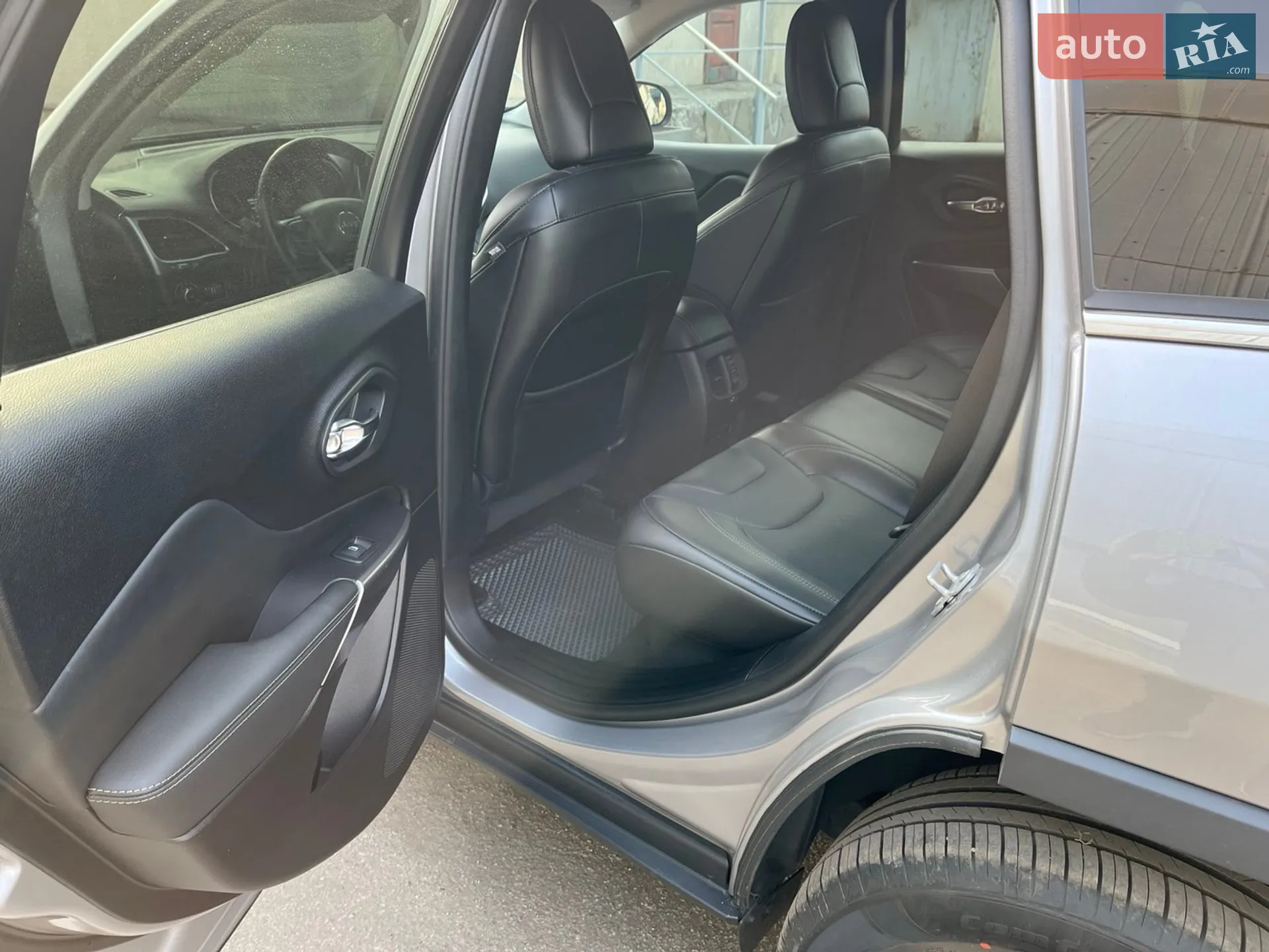 2020 Jeep Cherokee - мініатюра 6