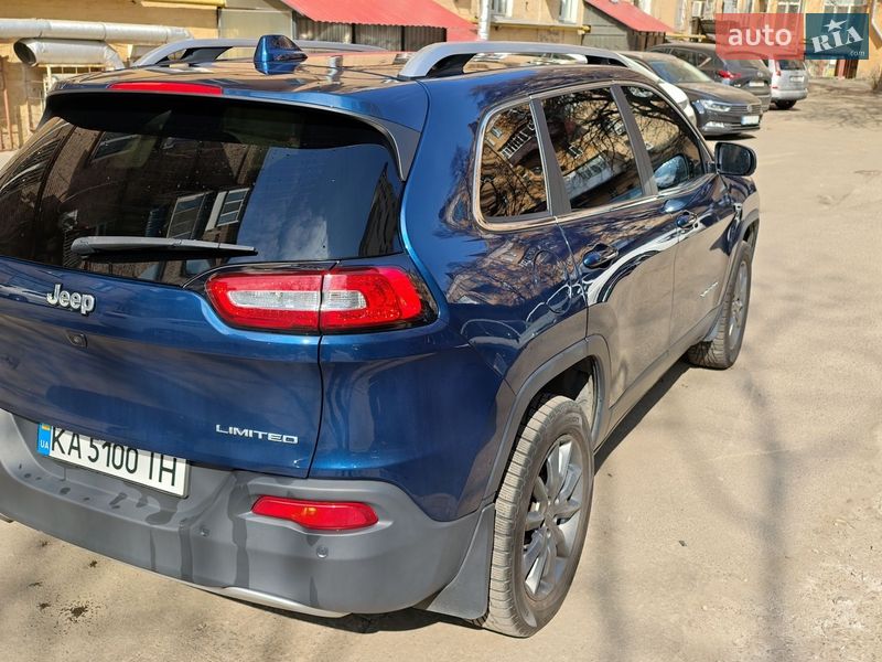 Внедорожник / Кроссовер Jeep Cherokee 2017 в Киеве