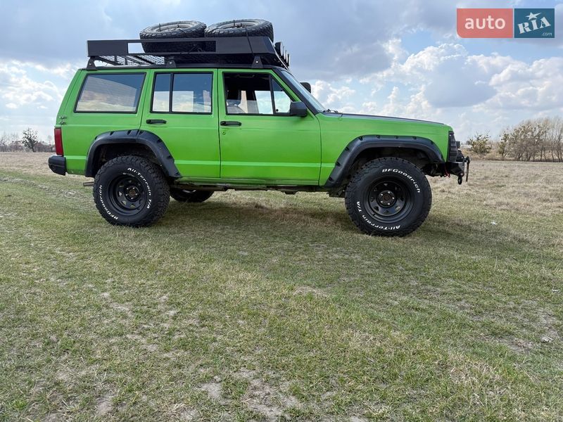 Внедорожник / Кроссовер Jeep Cherokee 1989 в Березному
