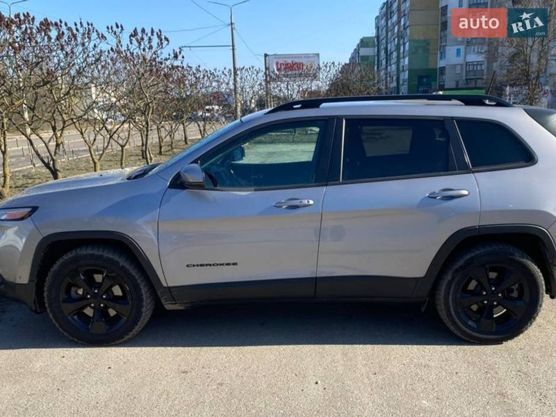 Внедорожник / Кроссовер Jeep Cherokee 2017 в Сумах
