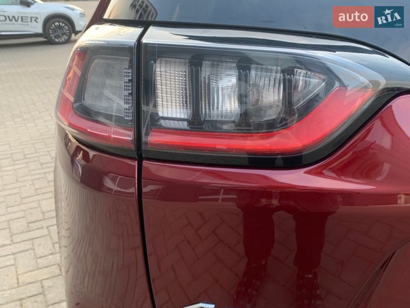Внедорожник / Кроссовер Jeep Cherokee 2019 в Хмельницком