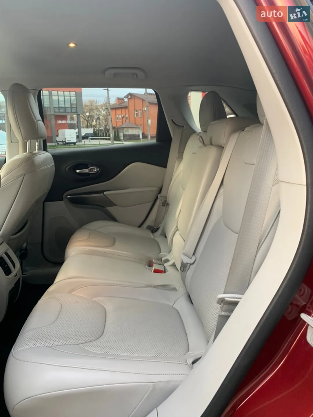 2019 Jeep Cherokee - мініатюра 33