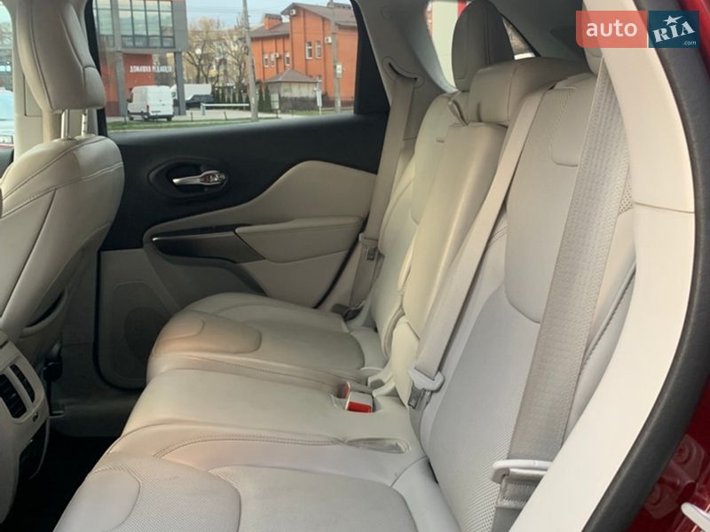 Внедорожник / Кроссовер Jeep Cherokee 2019 в Хмельницком