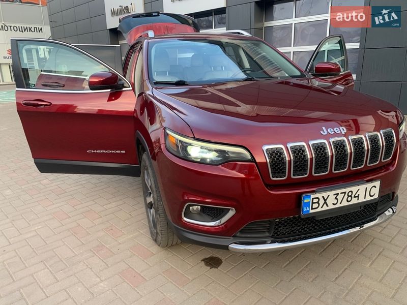 Внедорожник / Кроссовер Jeep Cherokee 2019 в Хмельницком