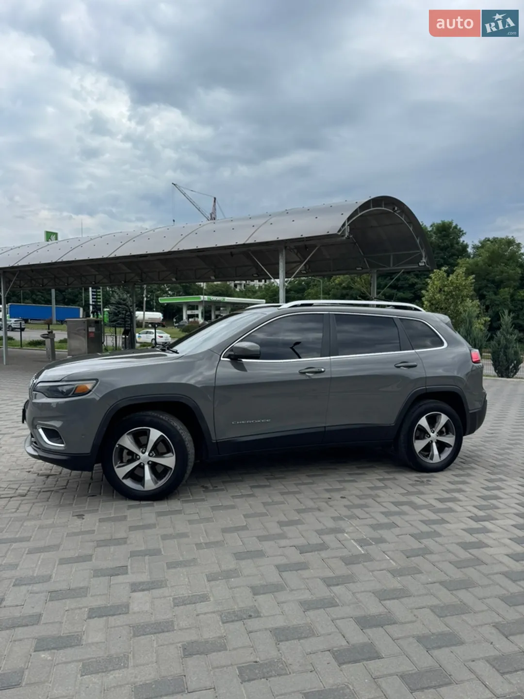 2020 Jeep Cherokee - мініатюра 3