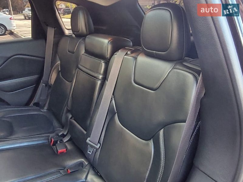 Позашляховик / Кросовер Jeep Cherokee 2013 в Кам'янець-Подільському