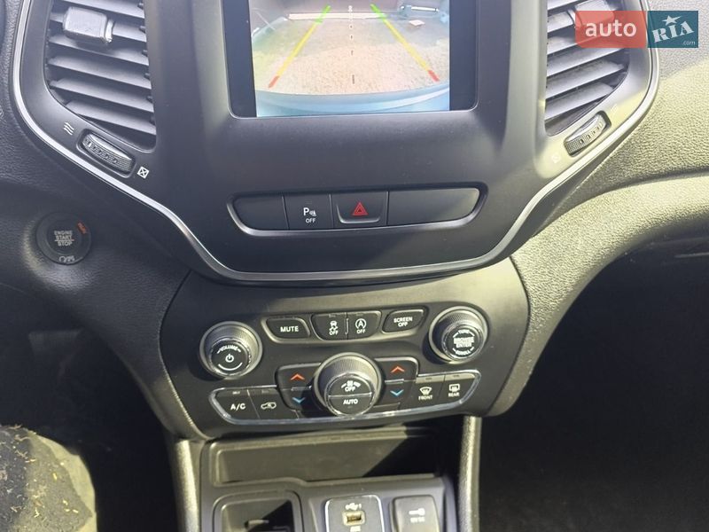 Внедорожник / Кроссовер Jeep Cherokee 2019 в Киеве