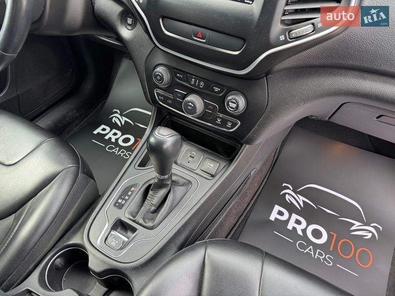 Внедорожник / Кроссовер Jeep Cherokee 2018 в Киеве