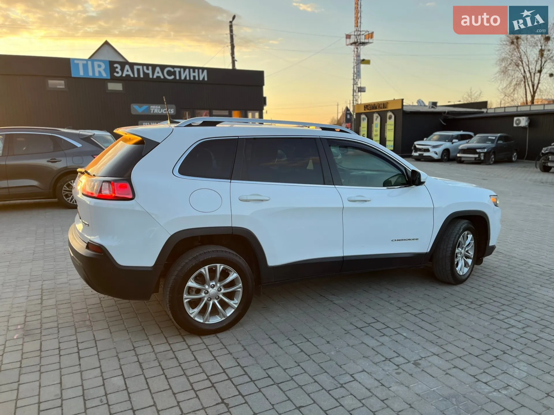 2018 Jeep Cherokee - мініатюра 7