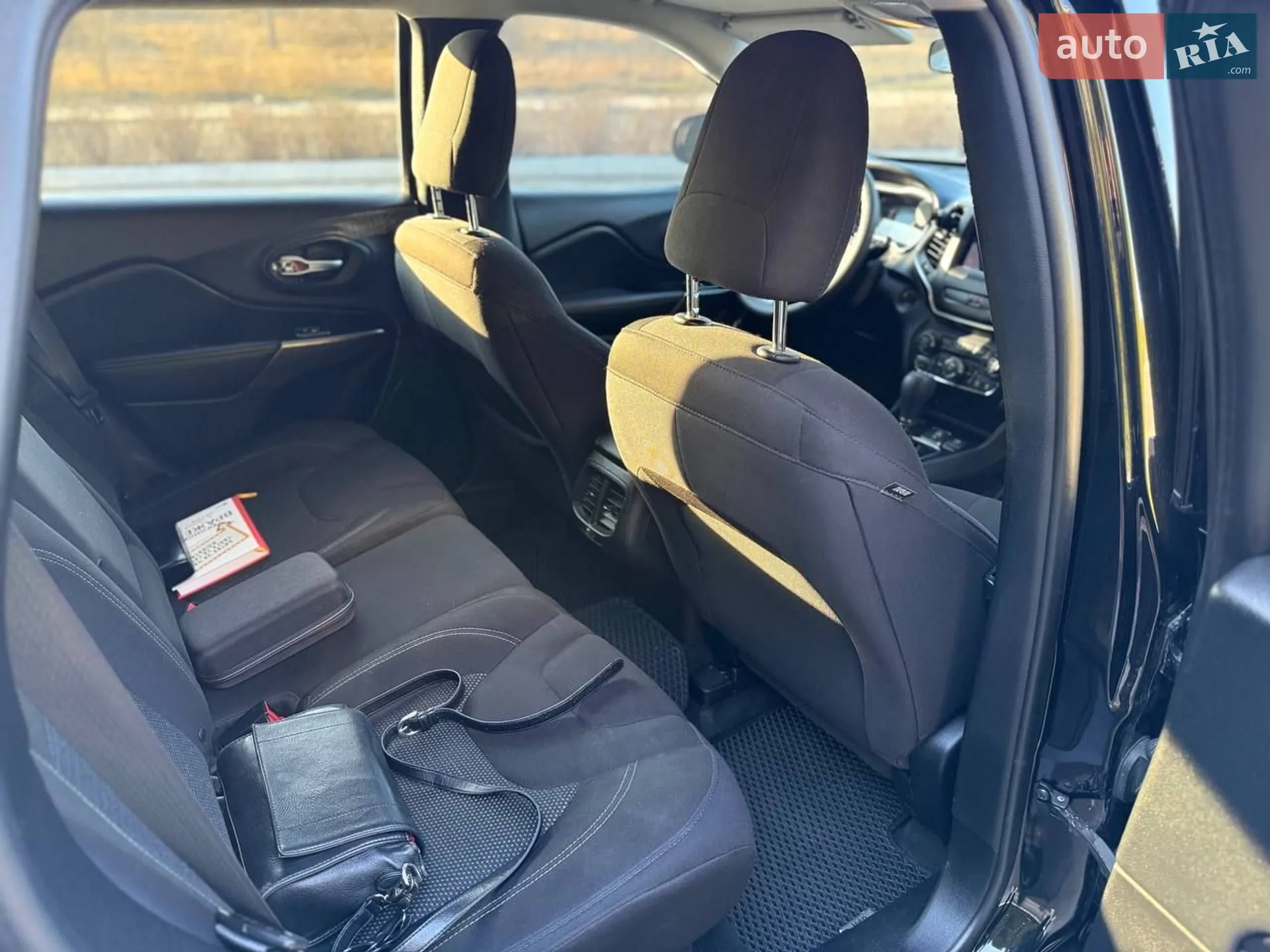 2018 Jeep Cherokee - мініатюра 12