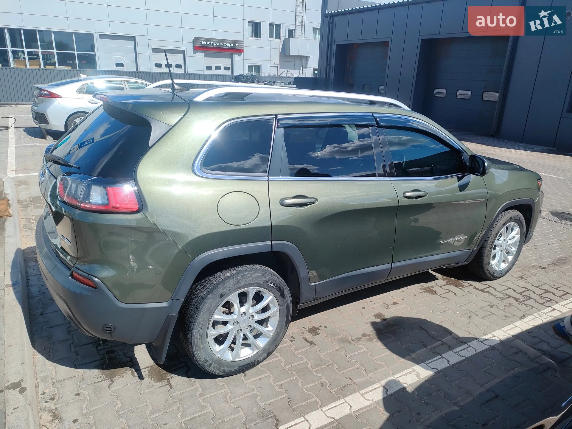 2018 Jeep Cherokee - мініатюра 3