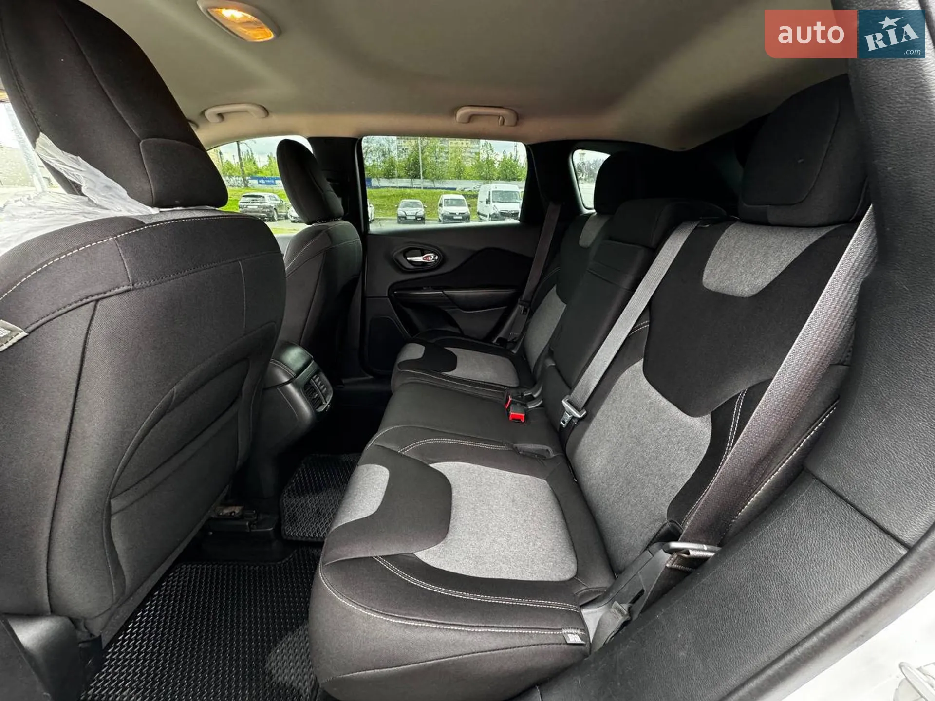 2014 Jeep Cherokee - мініатюра 3